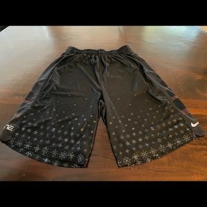 Men’s XXL Nike Elite basketball shorts